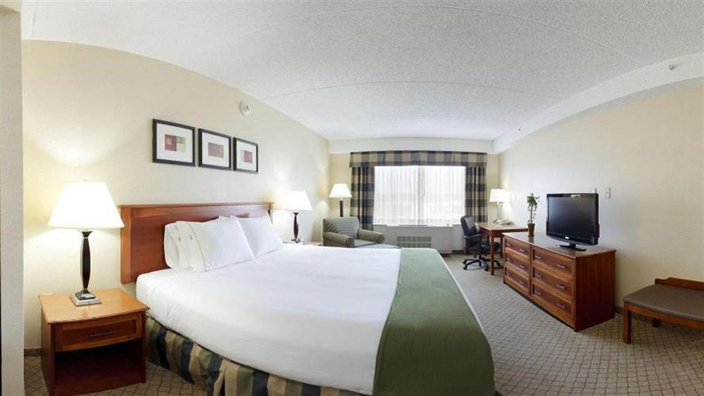 Holiday Inn Express Hotel & Suites East End, An Ihg Hotel Riverhead Extérieur photo