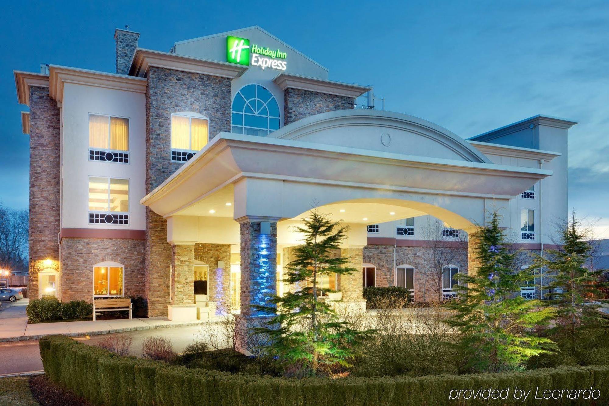 Holiday Inn Express Hotel & Suites East End, An Ihg Hotel Riverhead Extérieur photo